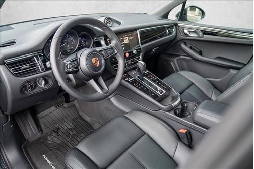 Volcano Grey Metallic 2025 Porsche Macan Macan