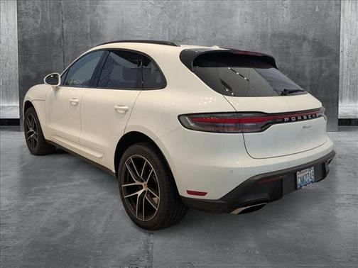 2024 Porsche Macan Base