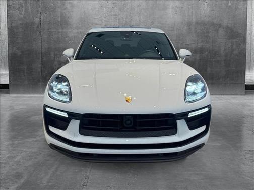 2022 Porsche Macan Base