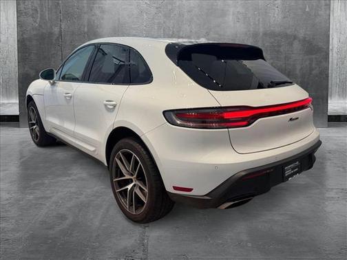 2022 Porsche Macan Base