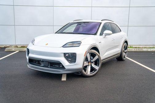 2026 Porsche Macan 4