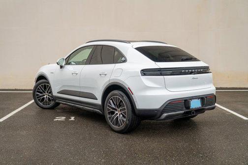 2025 Porsche Macan Electric