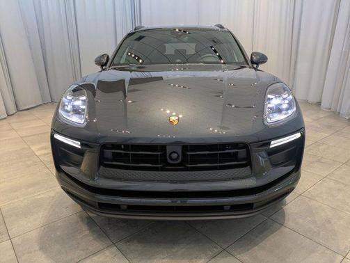 2025 Porsche Macan AWD