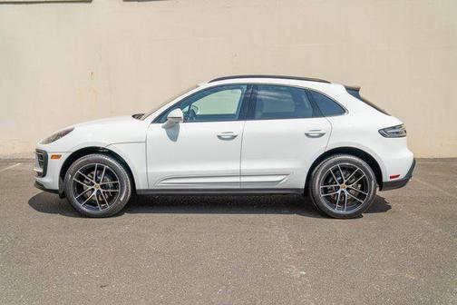 2025 Porsche Macan AWD