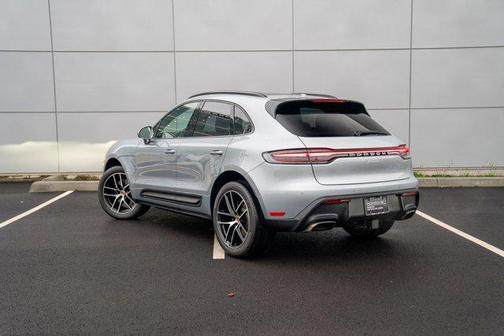 2025 Porsche Macan AWD