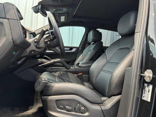 2024 Porsche Cayenne AWD