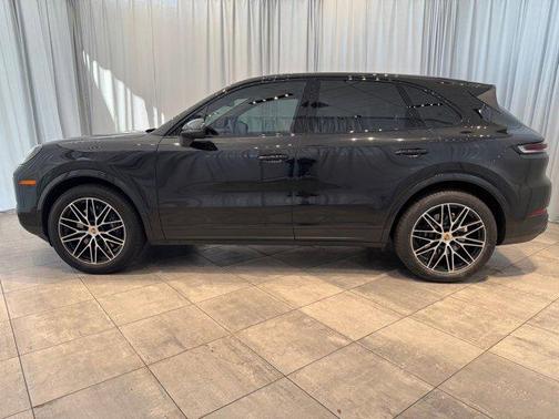 2024 Porsche Cayenne AWD