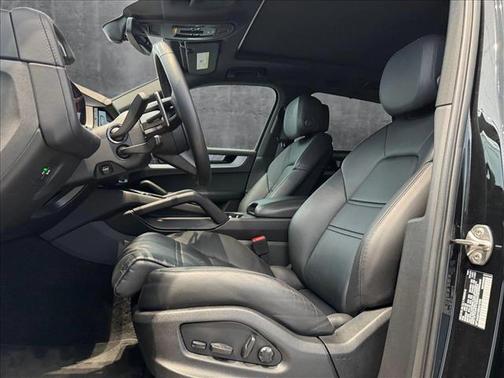 2024 Porsche Cayenne AWD
