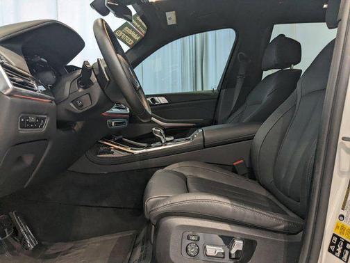 2022 BMW X7 M50i