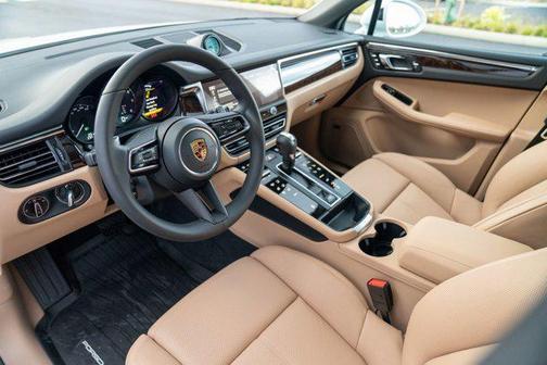 2026 Porsche Macan AWD