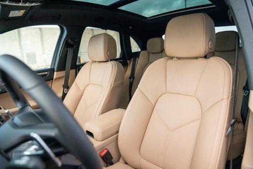 2026 Porsche Macan AWD