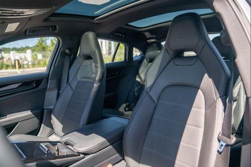 Ice Grey Metallic 2025 Porsche Panamera 4