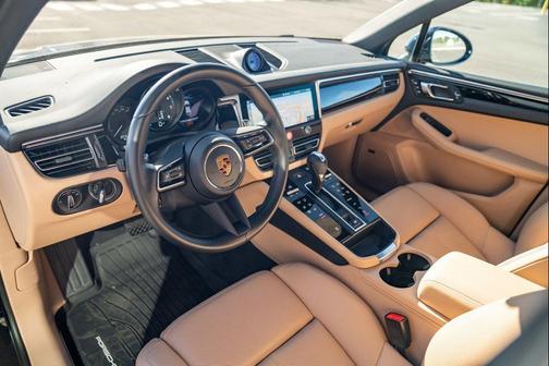 Night Blue Metallic 2022 Porsche Macan Macan
