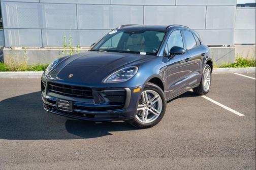 Night Blue Metallic 2022 Porsche Macan Macan