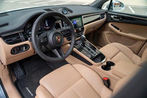 2025 Porsche Macan AWD