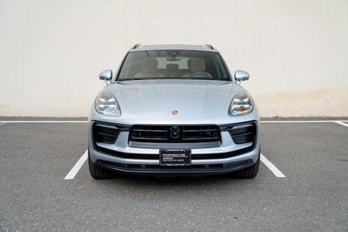 2025 Porsche Macan AWD