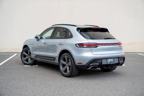 2025 Porsche Macan AWD