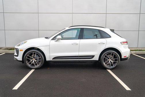 2025 Porsche Macan AWD