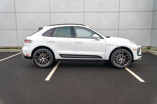 2025 Porsche Macan AWD