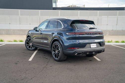 Algarve Blue Metallic 2026 Porsche Cayenne Cayenne