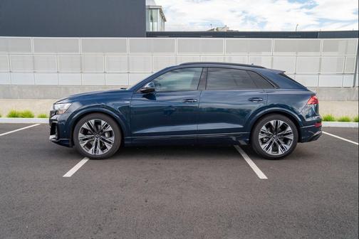 Waitomo Blue Metallic 2025 Audi Q8 55 Prestige