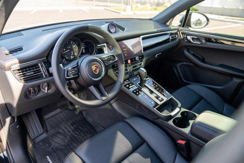 Jet Black Metallic 2026 Porsche Macan Macan