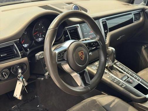 2017 Porsche Macan Base