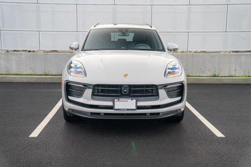 2025 Porsche Macan T