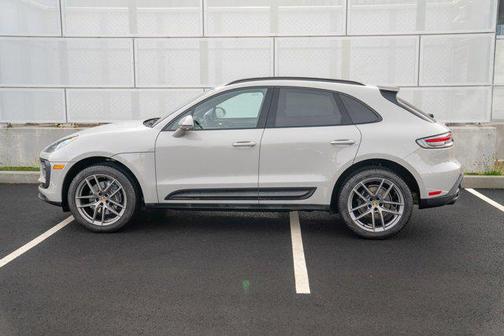 2025 Porsche Macan T