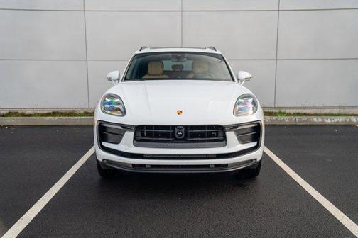 2026 Porsche Macan AWD