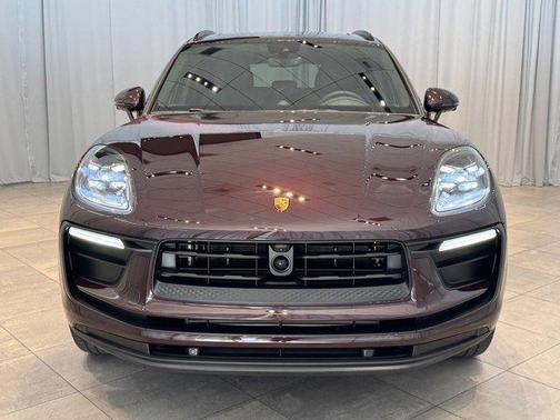 2025 Porsche Macan AWD