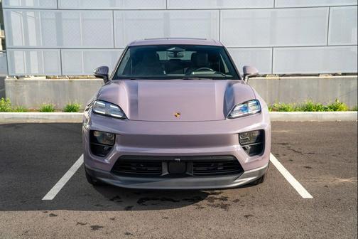 Provence 2025 Porsche Macan Macan Electric 4