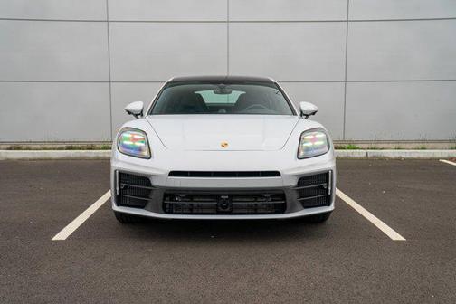 Ice Grey Metallic 2026 Porsche Panamera 4