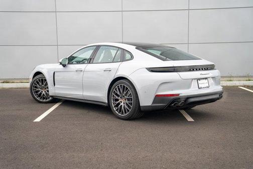 Ice Grey Metallic 2026 Porsche Panamera 4