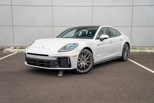 Ice Grey Metallic 2026 Porsche Panamera 4