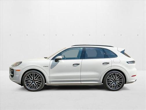 Chalk 2025 Porsche Cayenne Cayenne Turbo E-Hybrid