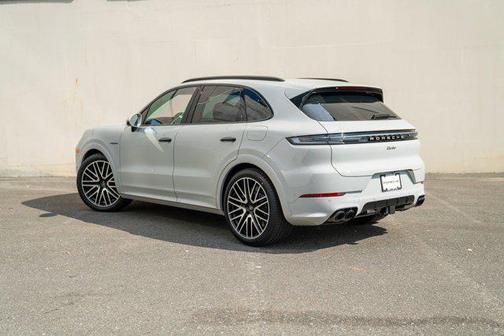 2025 Porsche Cayenne Cayenne Turbo E-Hybrid