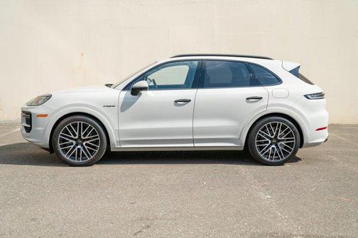2025 Porsche Cayenne Cayenne Turbo E-Hybrid