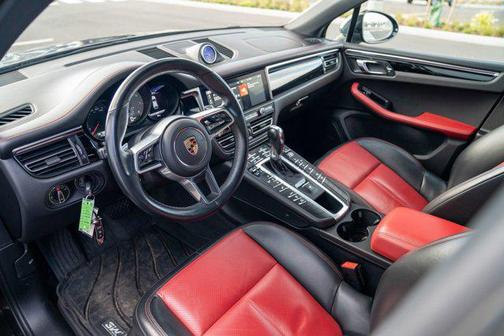 2020 Porsche Macan S