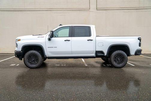 2024 Chevrolet Silverado 2500 4WD Crew Cab Standard Bed ZR2