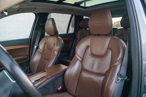 2019 Volvo XC90 T6 Inscription