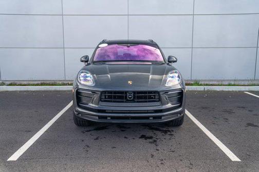 2025 Porsche Macan AWD
