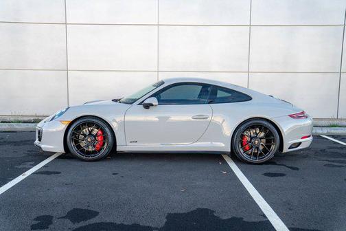 2018 Porsche 911 Carrera GTS