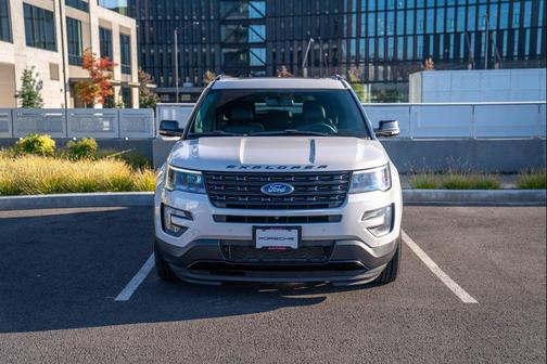 White Platinum Metallic Tri-Coat 2017 Ford Explorer sport