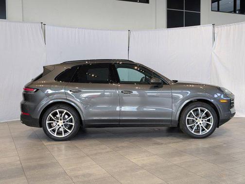 2024 Porsche Cayenne AWD