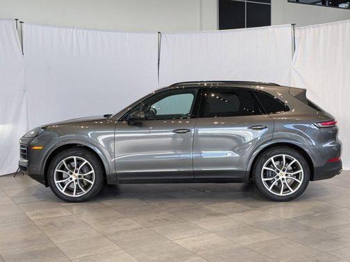 2024 Porsche Cayenne AWD