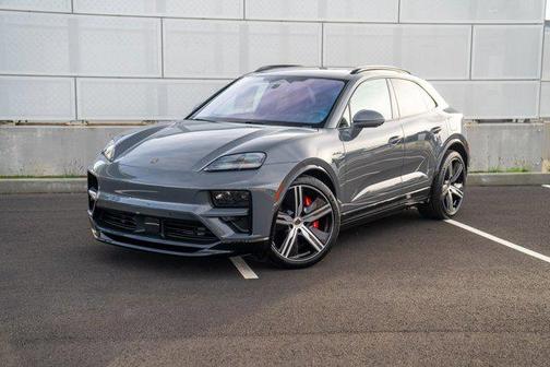 2025 Porsche Macan Turbo