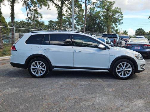 2019 Volkswagen Golf Alltrack TSI S