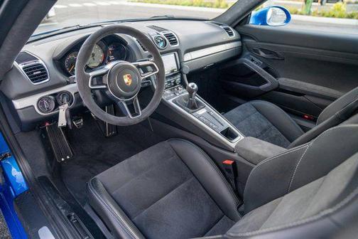 2016 Porsche Cayman GT4