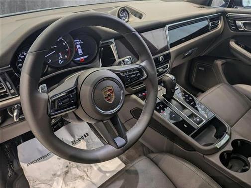 2024 Porsche Macan Base
